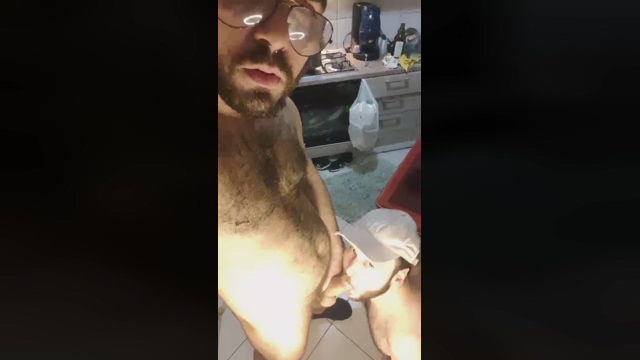 2horny2gay  20-03-2022